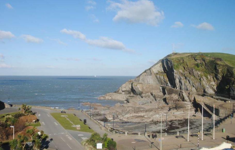 2 The View Apartments Ilfracombe - Seafront, Parking, Lift, Ev 外观 照片