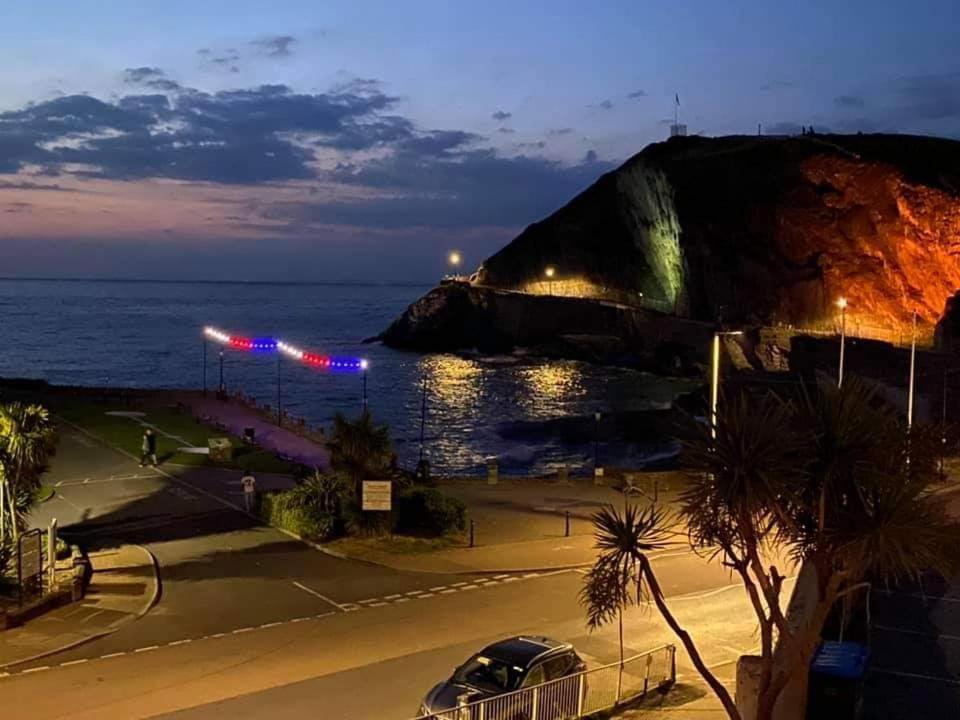 2 The View Apartments Ilfracombe - Seafront, Parking, Lift, Ev 外观 照片